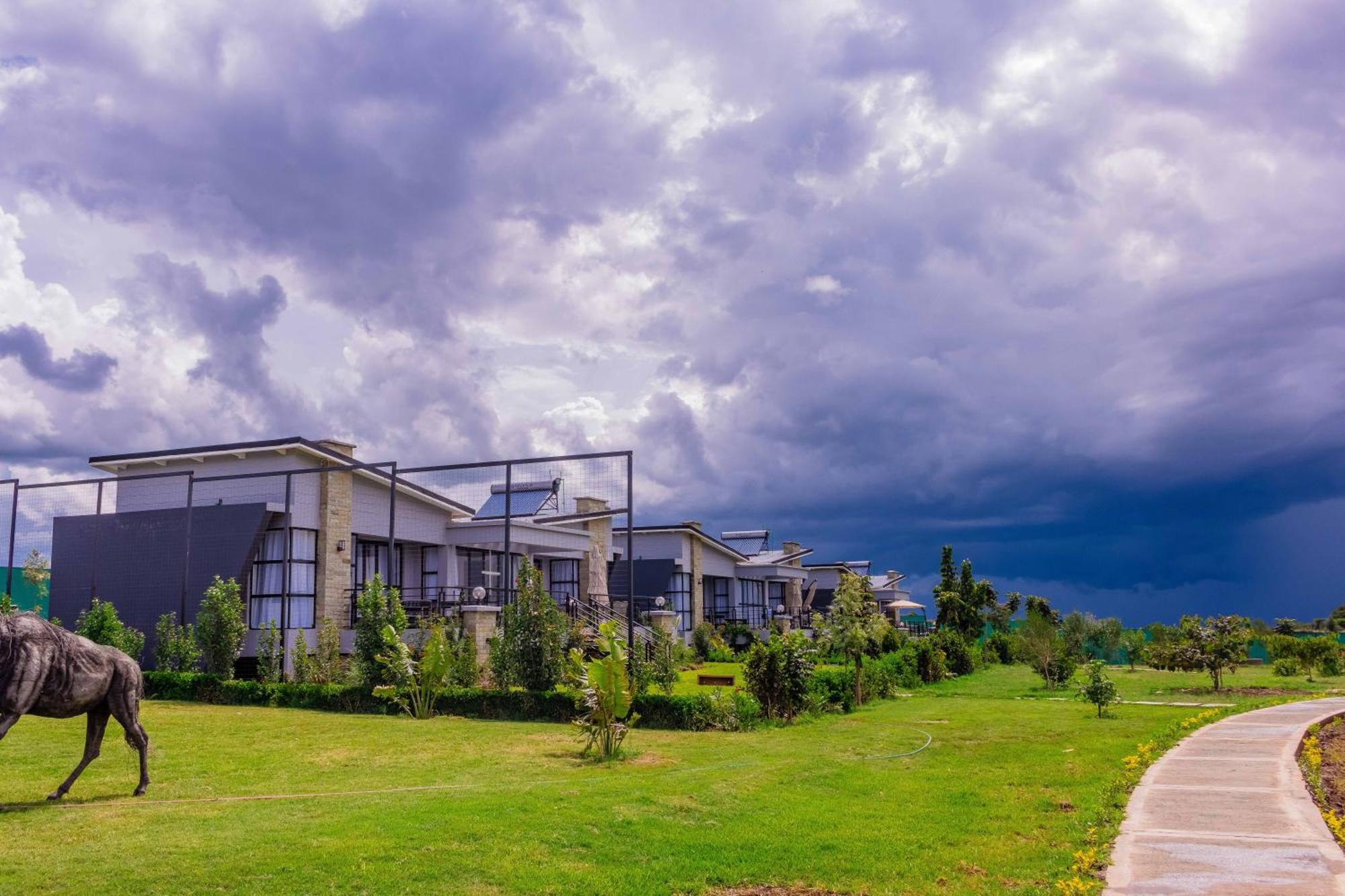Tufaha Resort Наньюки Экстерьер фото